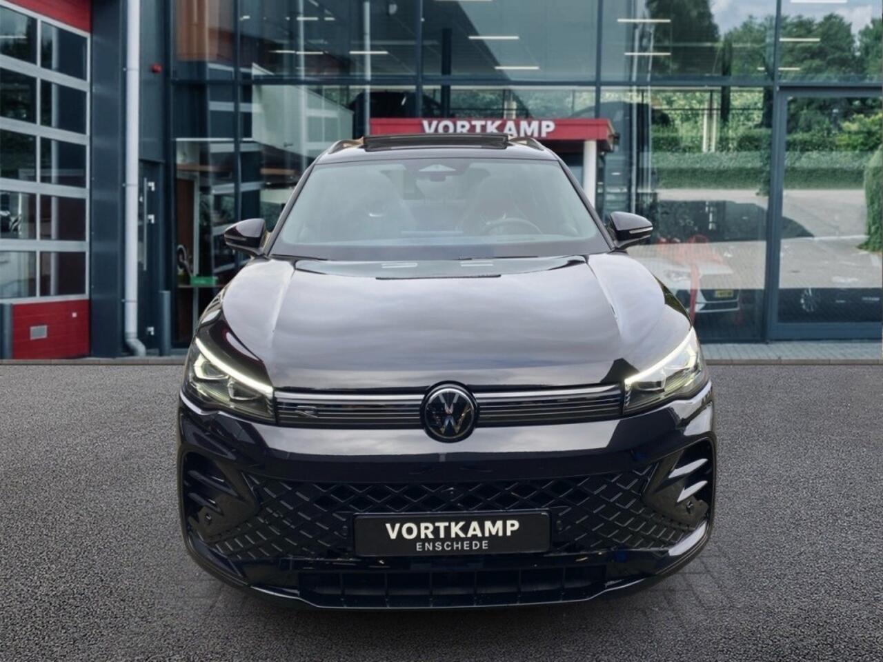 Volkswagen TIGUAN 1.5 TSI E-HYBRID R-LINE PANO-DAK/TREKHAAK/CAMERA/HenK/CARPLAY/ACC