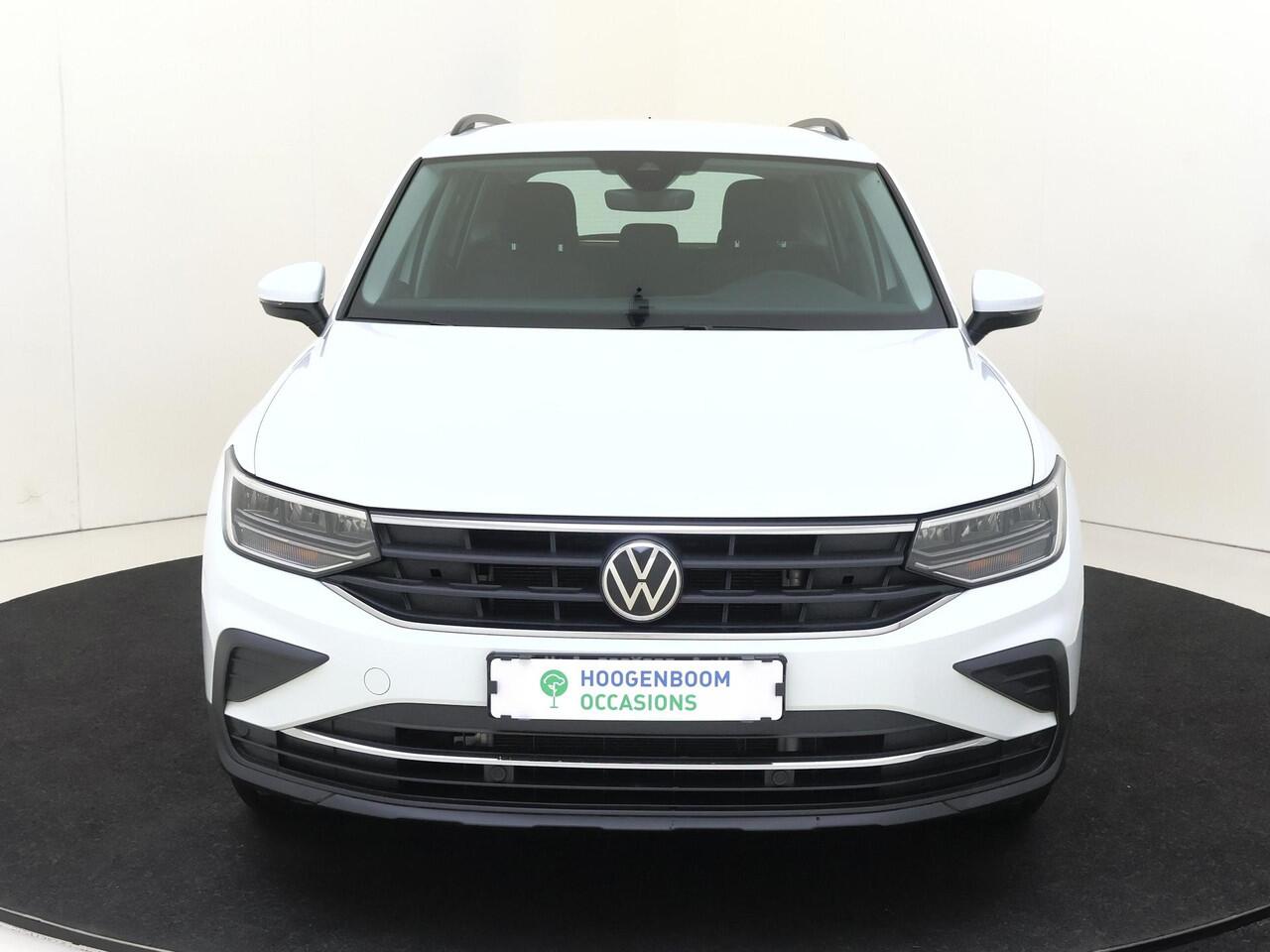 Volkswagen TIGUAN 1.4 TSI eHybrid Life | SoH 99% | Trekhaak | Parkeerassistent | Digital cockpit Pro | Adaptieve cruise control | Dodehoek detectie | Navigatie | Stoel- en stuurwielverwarming |