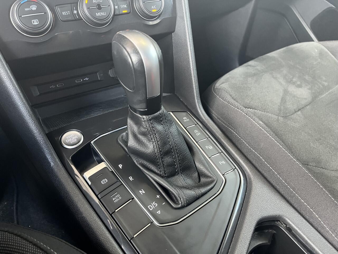 Volkswagen TIGUAN Allspace 1.5 TSI Highline Business R 7p. / R-Line Exterieur / LED / Virtual Cockpit / Elek. Zwenkbare Trekhaak / Elek Achterklep / Camera / 19" LMV