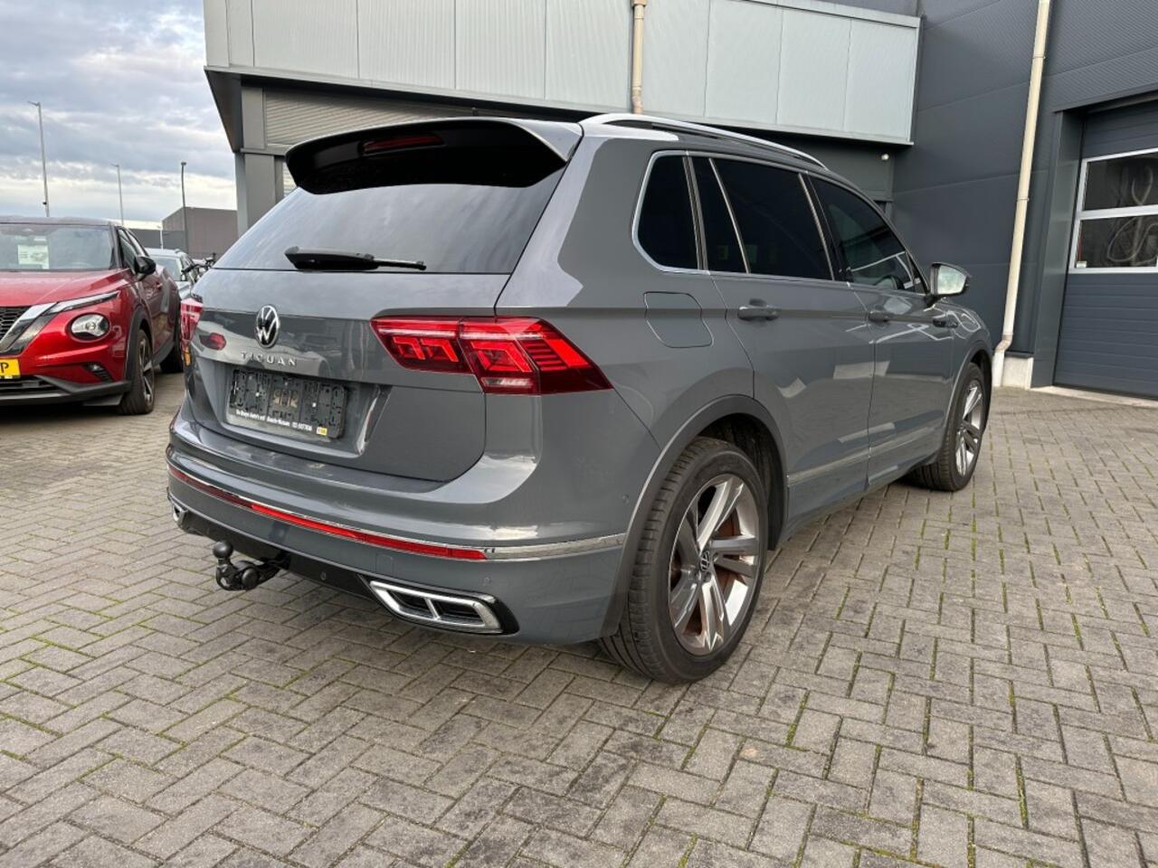 Volkswagen TIGUAN 1.5 TSi Aut. R-Line Navi. Camera Schuifdak Leder Trekhaak