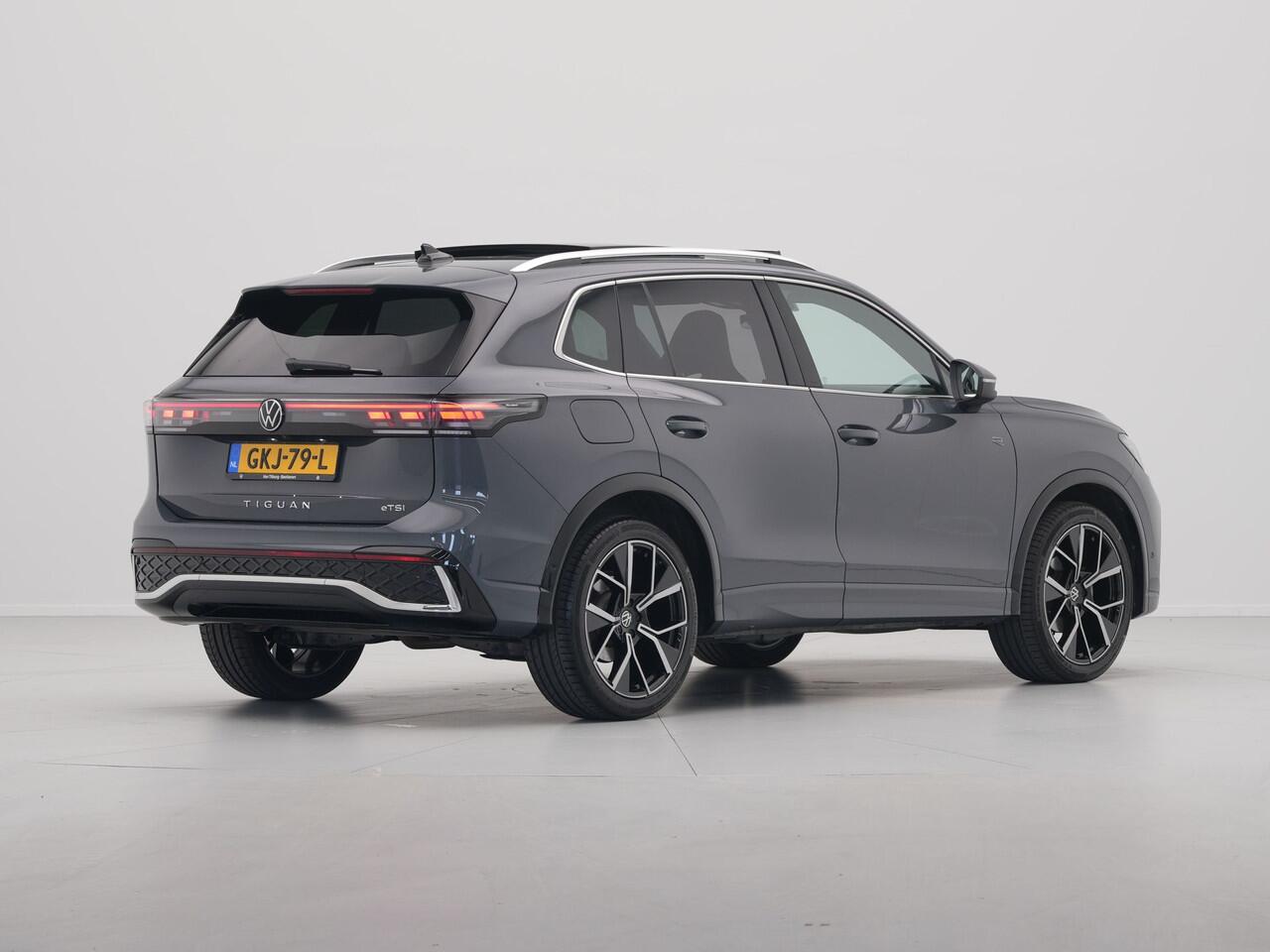 Volkswagen TIGUAN 1.5 eTSI R-Line Business Panorama Camera Navigatie Acc 36