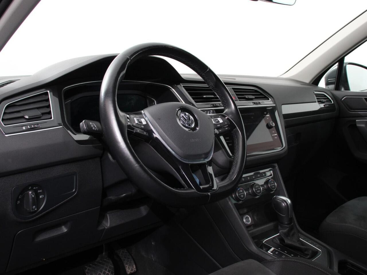 Volkswagen TIGUAN 1.5 TSI 150pk DSG Highline | Navigatie | Apple Carplay/Android Auto | Adaptive cruise control | Parkeersensoren | Camera | Park Assist | Lane Assist | Stoel- en stuurverwarming | Getinte ramen | Virtual Cockpit | LED-verlichting voor