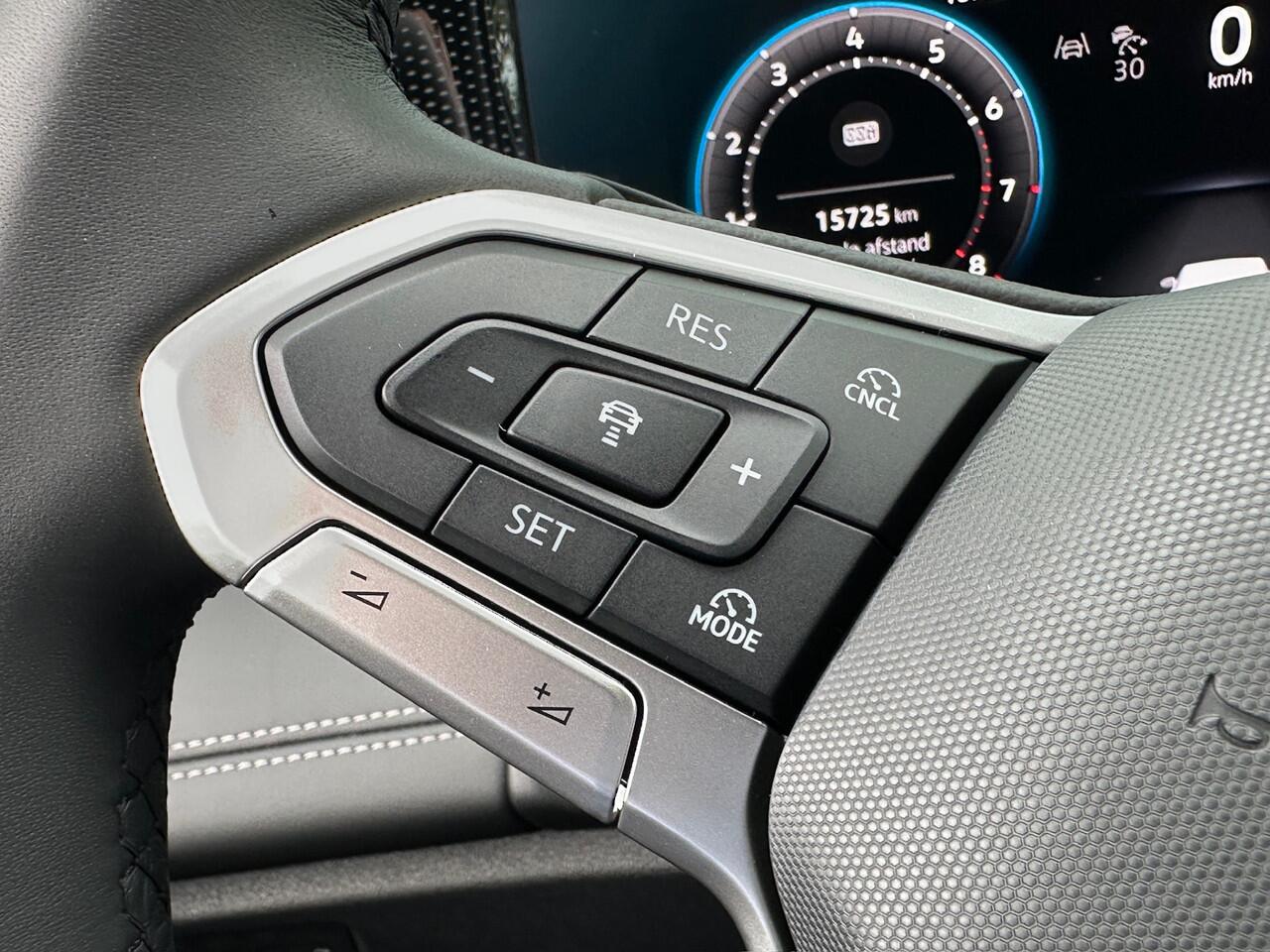 Volkswagen TIGUAN 1.5 eTSI Life | Trekhaak | Camera | Trekhaak | Dode hoek | Rijklaar incl. garantie