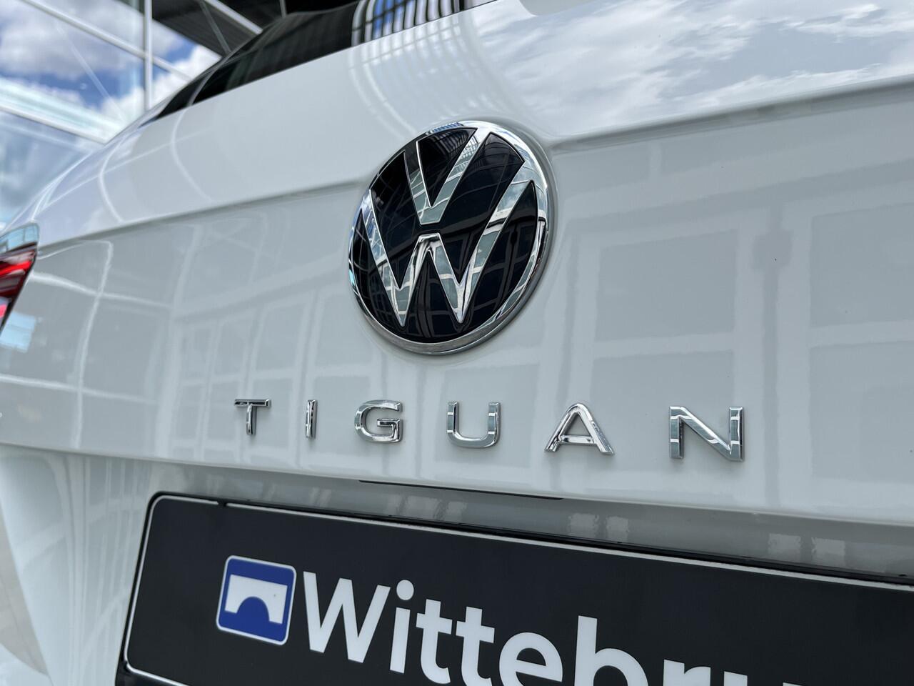 Volkswagen TIGUAN 1.4 TSI eHybrid 245PK DSG R-Line Business+ / Digital Cockpit Pro / Matrix-Led Verlichting / Panoramadak / Getint Glas / Stoel & Stuurwielverwarming / 20''LMV / VW