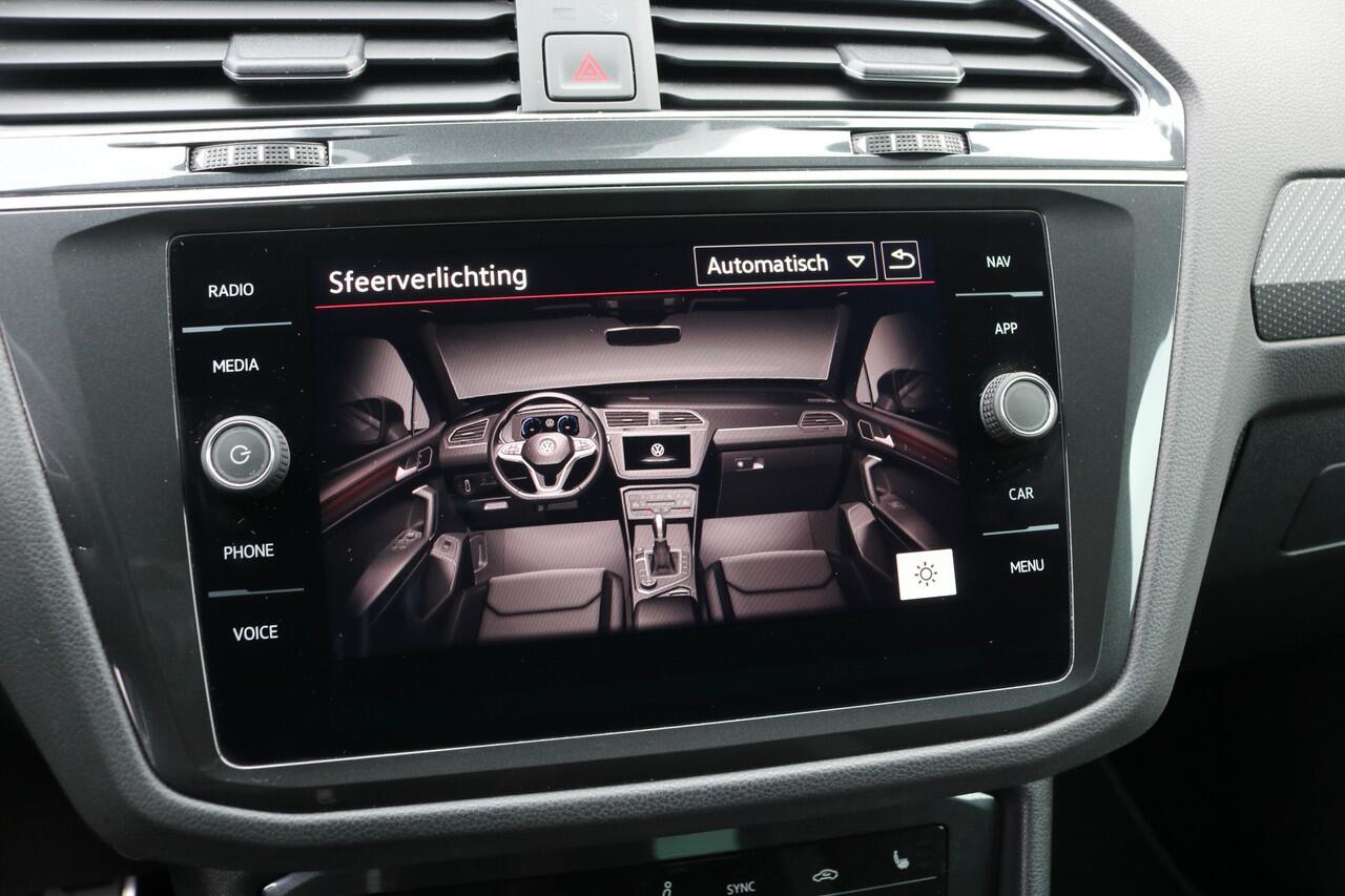 Volkswagen TIGUAN 2.0 TSI 4Motion R-Line Black Style (Panoramadak Carplay ViertualCockpit ACC 360Camera IQ-Light Trekhaak 20InchLMV PrivacyGlass)