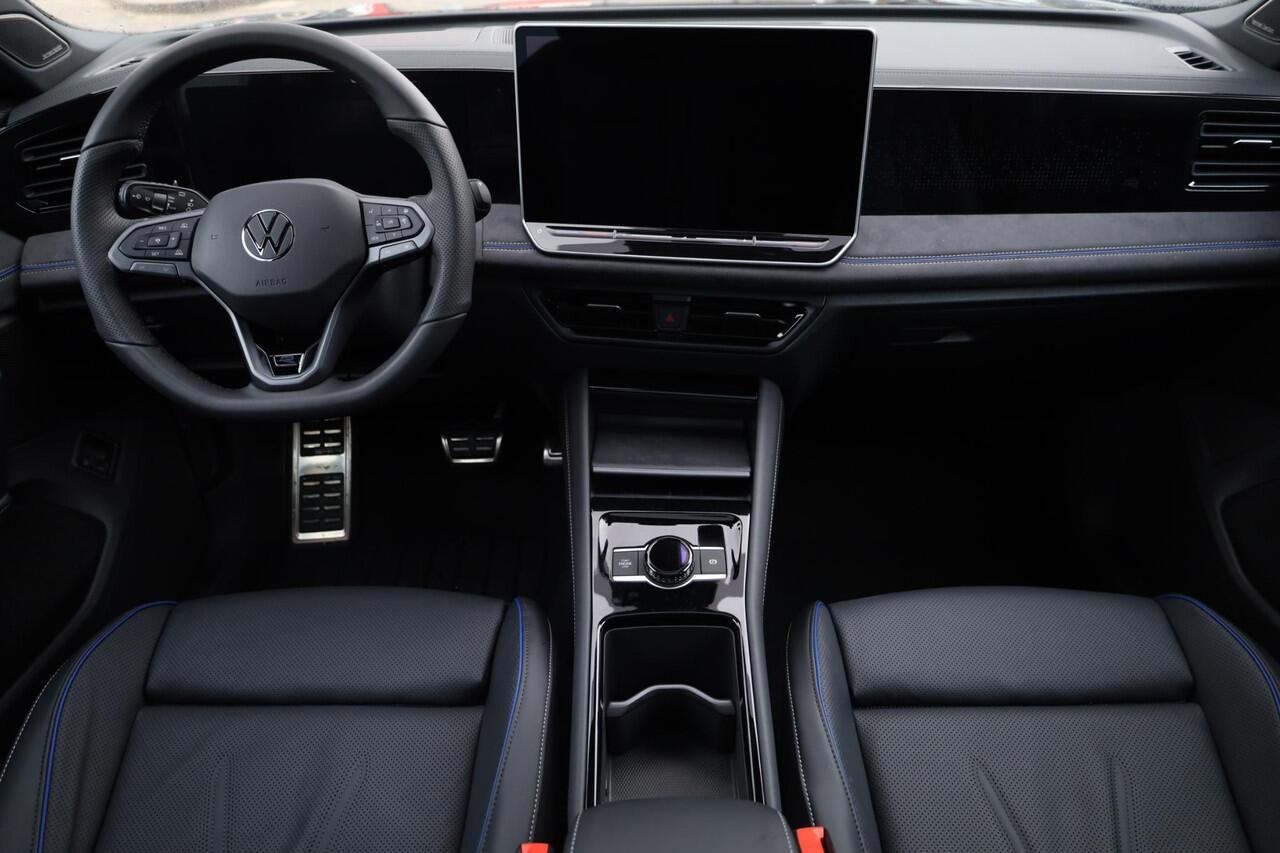 Volkswagen TIGUAN 1.5 eHybrid R-Line Edition 204PK / 150kW LED Matrix IQ.Light, 360° rondomzichtcamera, panoramisch schuif-, kanteldak, elektr. bedienbaar, head-up display, verwarm- en ventileerbare voorstoelen met massagefunctie, Keyless Entry & Start, verwarmbare achterb