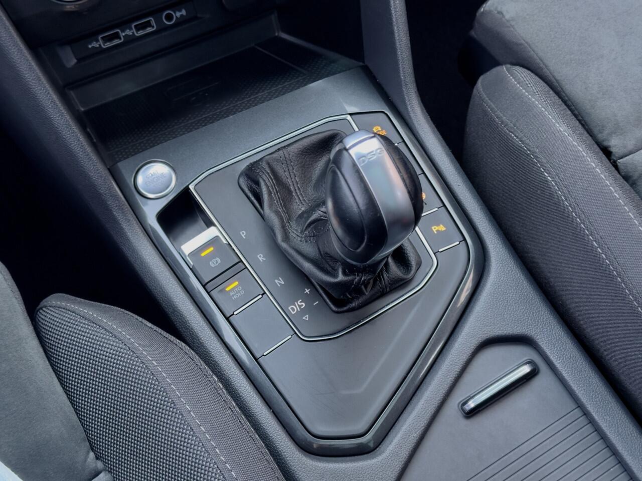 Volkswagen TIGUAN Allspace 2.0 TDI AUT7 R-LINE HIGHLINE 7PERS 150PK. PANODAK LEDER NAVI CAMERA DIGI-DASH APPLE-CARPLAY LED 20 INCH-LMV PDC