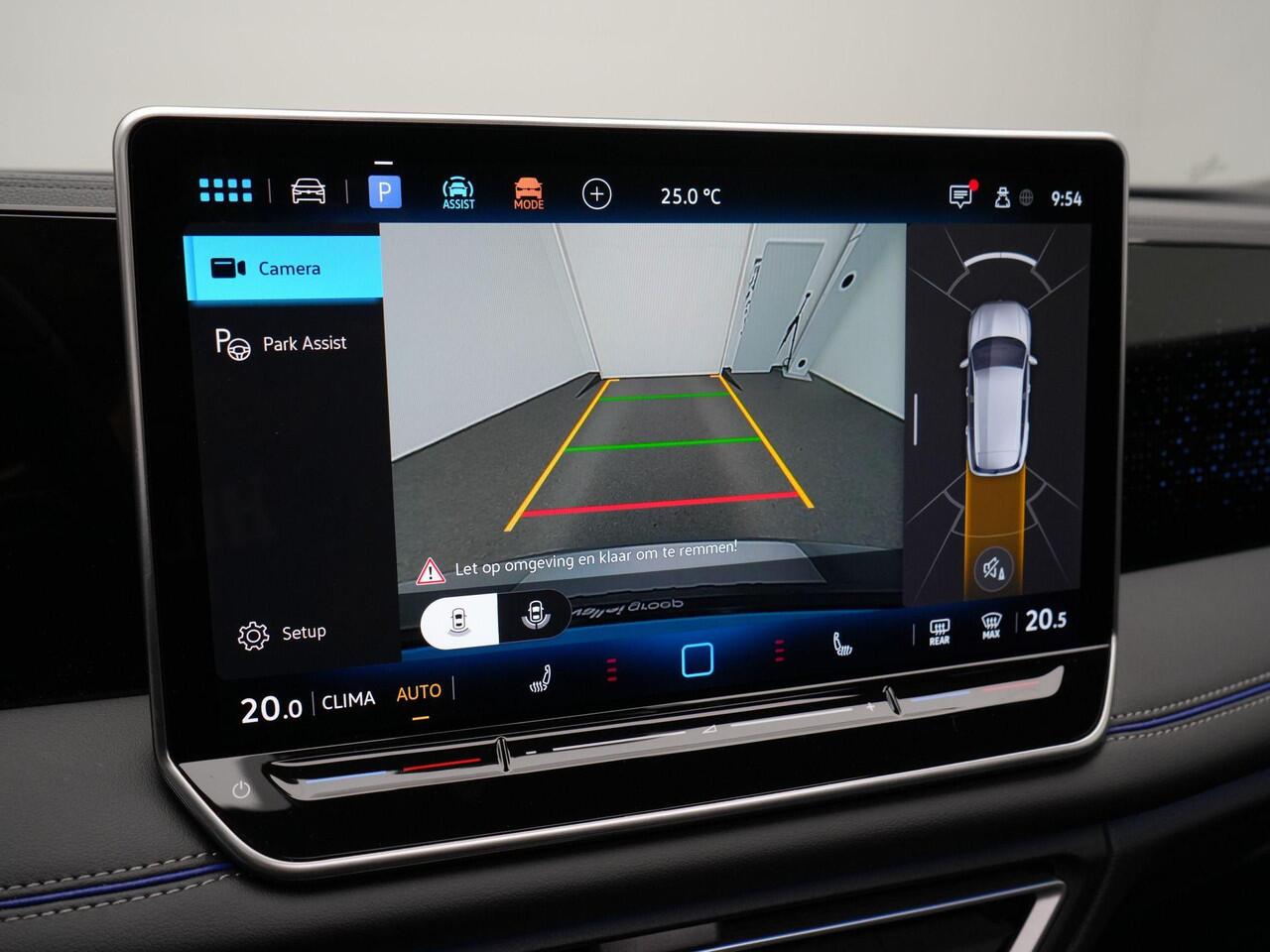 Volkswagen TIGUAN 1.5 eHybrid 272 pk DSG R-Line Edition | Panoramadak | Adaptief onderstel | Stuur-/stoelverwarming | Achteruitrijcamera | Massage