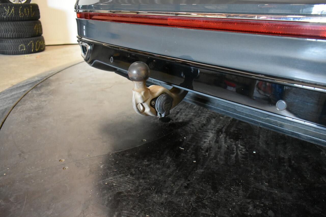 Volkswagen TIGUAN 1.5 TSI R-Line EL Trekh+aKlep Panodak Virtual Camera Zwarte hemel bkl