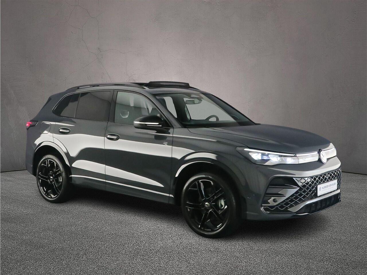 Volkswagen TIGUAN R-Line Edition 1.5 TSI eHybrid 272pk DSG Automaat Trekhaak, Panoramadak, Harman Kardon audio, Adaptive cruise control, Elektrische achterklep, Achteruitrijcamera