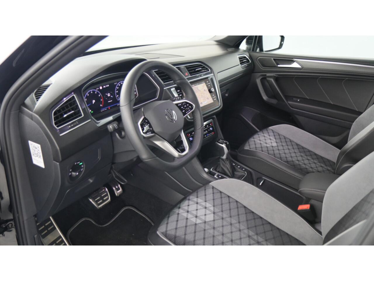 Volkswagen TIGUAN Allspace 1.5 TSI 150pk DSG R-Line Business 7p. Trekhaak