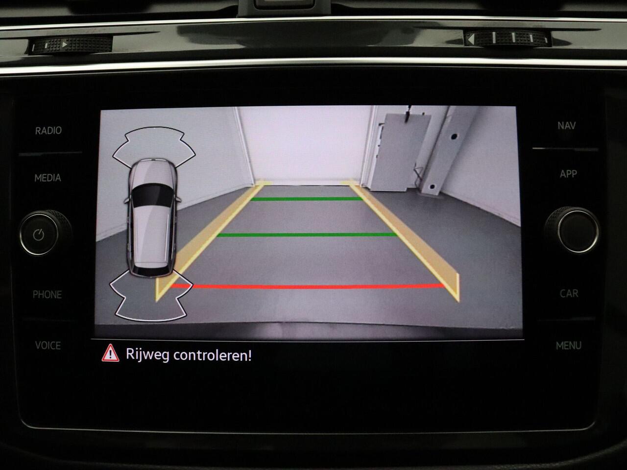 Volkswagen TIGUAN 245pk TSI eHybrid R-Line Business+ Camera | Adapt. Cruise | Navi | Parkeersens. v+a | Stoelverw. | Panoramadak