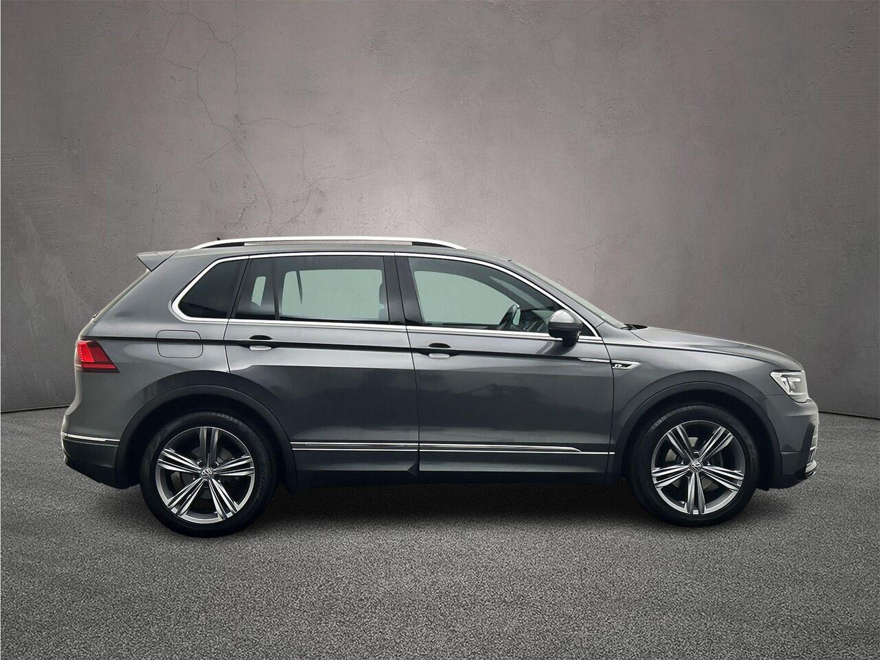 Volkswagen TIGUAN Comfortline Business R 1.5 TSI 130pk Adaptive cruise control, Elektrische achterklep, LED koplampen, Navigatie, Parkeersensoren, App connect