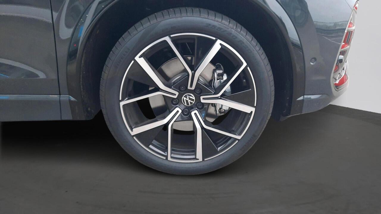 Volkswagen TIGUAN 1.5 eHybrid R-Line Edition 150KW 204pk Interieur style, Black style, Assistance pakket plus, Design pakket.Velgen 'leeds', 20 inch | DEMO | beschikbaarheid in overleg |