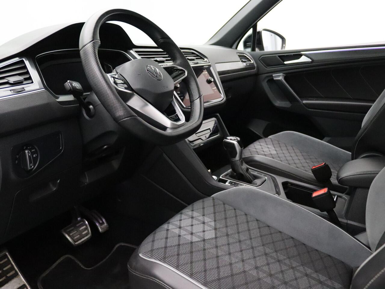 Volkswagen TIGUAN 150pk TSI R-Line Business+ Automaat Camera | Adapt. Cruise | Navi | Parkeersens. v+a | Stoelverw. | Panoramadak