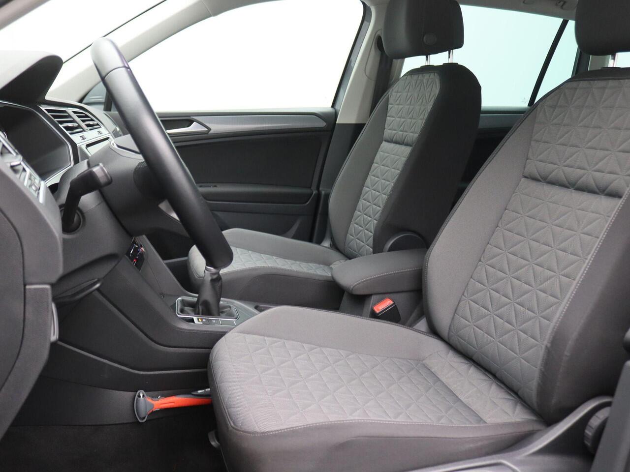 Volkswagen TIGUAN 1.5 TSI Life Business 130PK Adaptieve Cruise Controle, Keyless, Navi, PDC voor en achter, Clima, Digital Cockpit, 17" LM Velgen