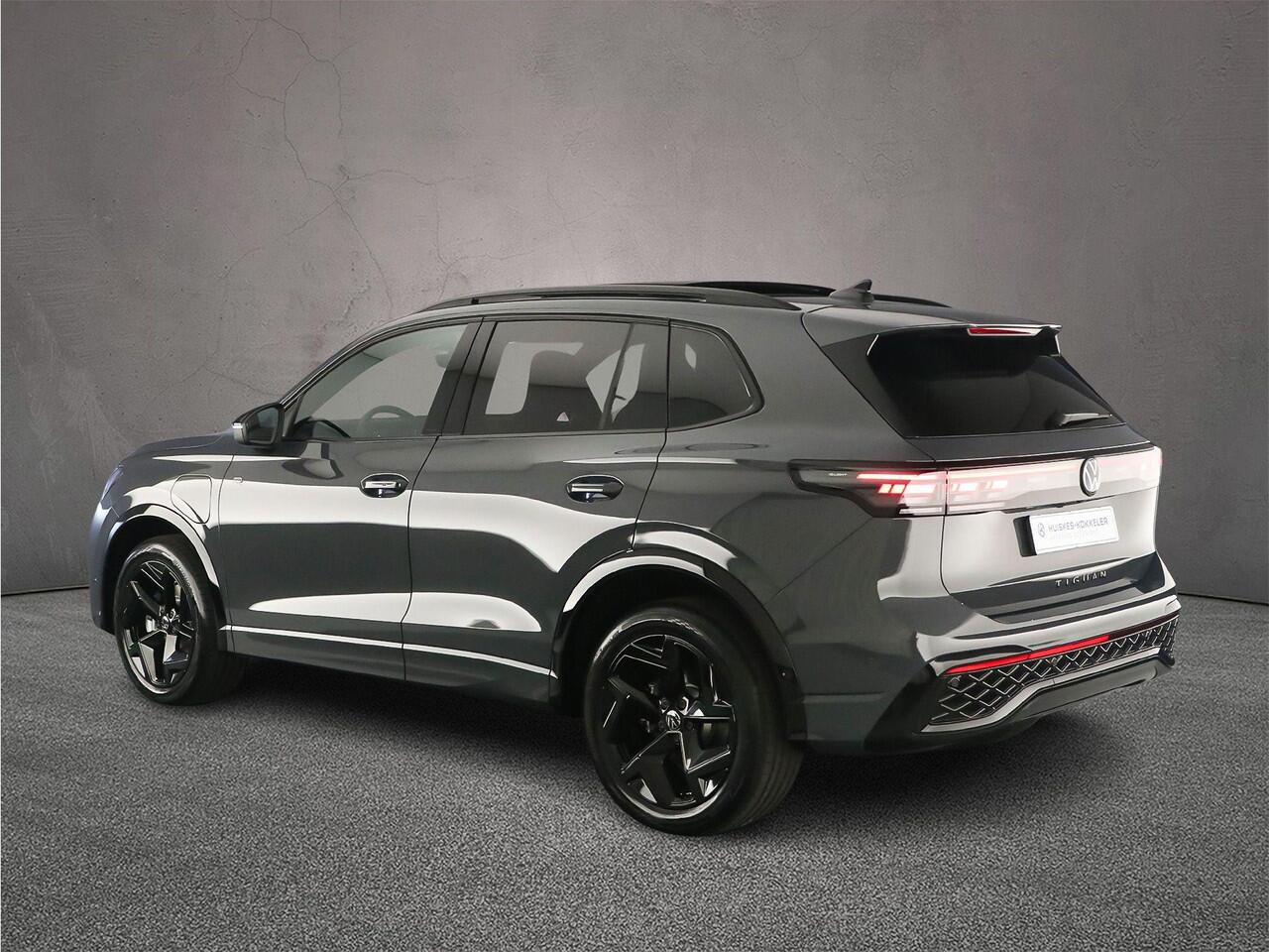 Volkswagen TIGUAN R-Line Edition 1.5 TSI eHybrid 272pk DSG Automaat Trekhaak, Panoramadak, Black Style, Elektrische achterklep, Adaptive cruise control, Achteruitrijcamera