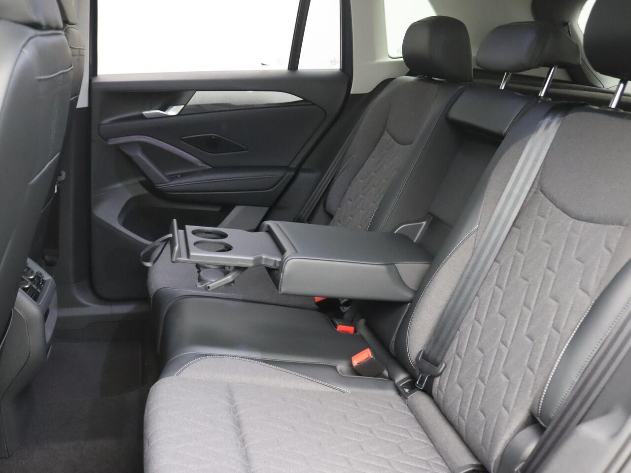 Volkswagen TIGUAN 1.5 eHybrid Life Edition 204PK DSG Trekhaak, 18" LM Velgen, Keyless, Achteruitrijcamera, Side Assist, Navi via Apple Carplay/Android Auto, Adaptieve Cruise Control, Stoel-Stuurverwarming, Elektr. Achterklep