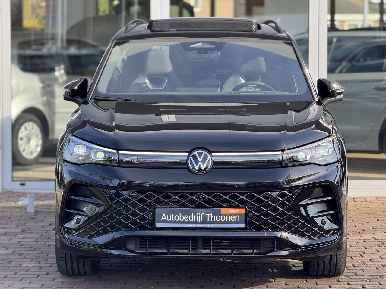 Volkswagen TIGUAN 1.5 eTSI R-Line Edition | 360° camera | Massage | Navi | HUD