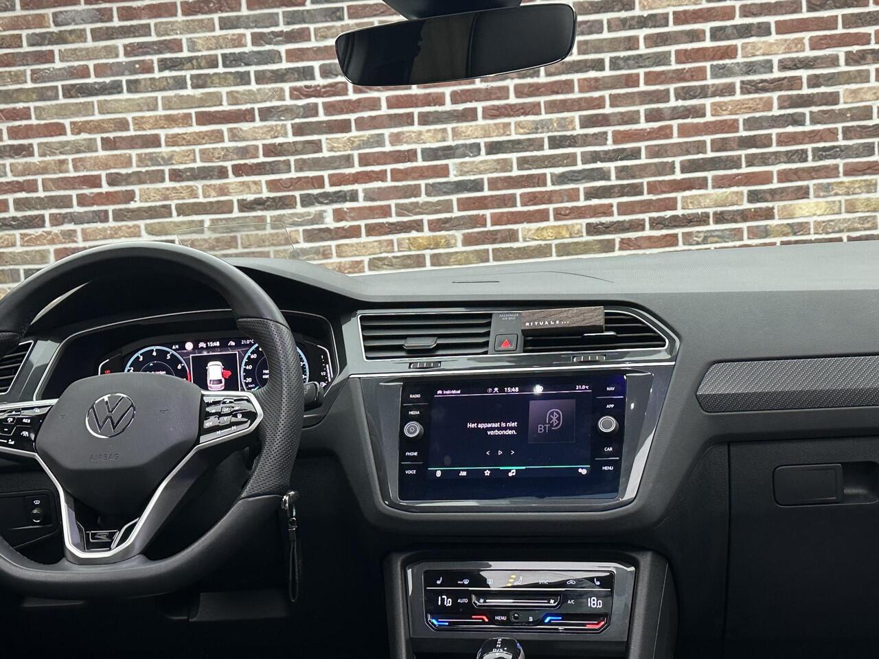 Volkswagen TIGUAN 1.5 TSI R-Line Business+ Panorama DSG HeadUp IQ