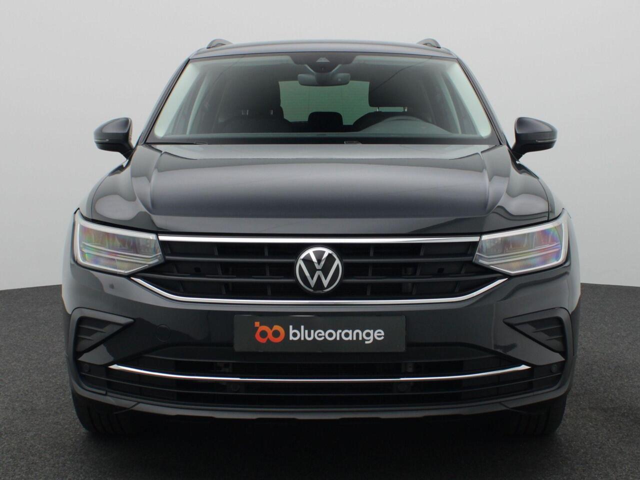 Volkswagen TIGUAN 1.4 TSI e-hybrid Life Business 245PK DSG Led koplampen, adaptive cruise met travel assist, side assist, stuur-stoelverwarming, navigatie, 18" lichtmetaal