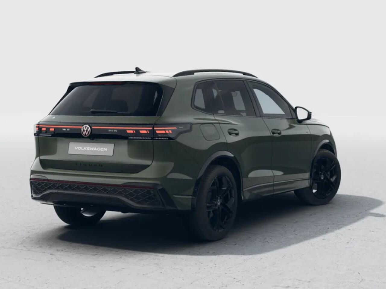 Volkswagen TIGUAN R-Line Edition 1.5 eHybrid 204 PK 6 versn. DSG PRIVATE LEASE VANAF ¤625P/M · Black Style Pakket · Panoramaschuif-kanteldak · Trekhaak inklapbaar, electr. ontgrendeling, incl. Trailer Assist · Voorraad OUTLET