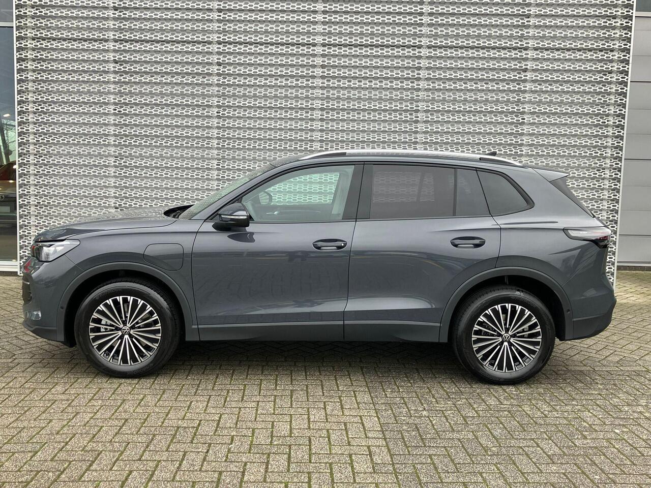 Volkswagen TIGUAN Life Edition 1.5 eHybrid 150 kW / 204 pk DSG | Trekhaak wegklapbare kogel | Comfort pakket met stuur- & stoelverwarming |