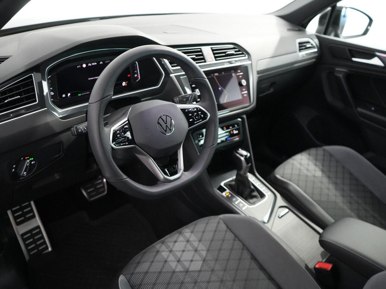 Volkswagen TIGUAN 1.4 TSI eHybrid R-Line Business+ | Trekhaak | Carplay | Camera | Matrix IQ |