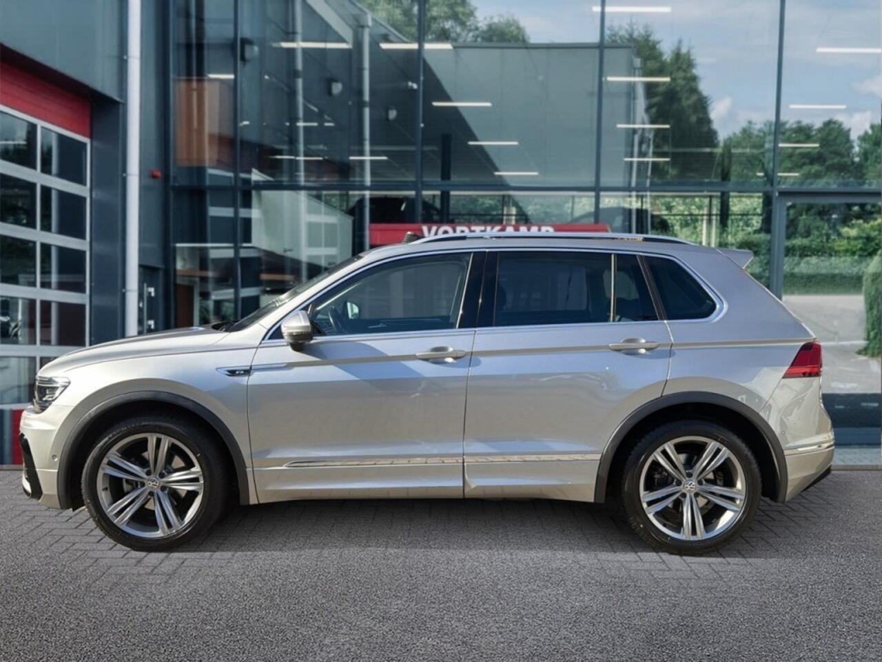 Volkswagen TIGUAN 2.0 TDI DSG R-LINE PANO-DAK/CAMERA/TREKHAAK/NAVI/CARPLAY/ACC/E-KLEP