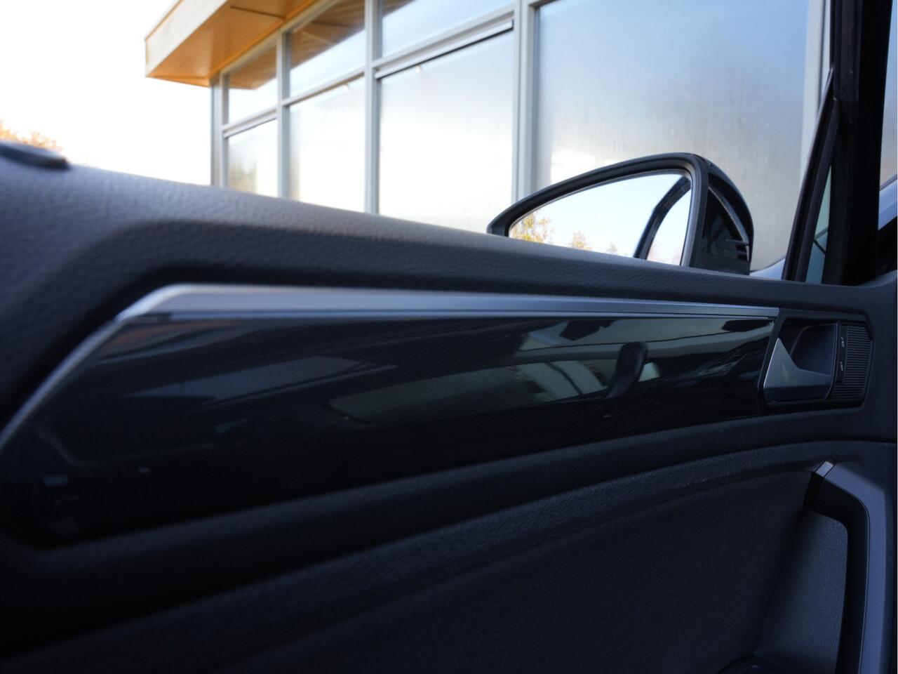 Volkswagen TIGUAN 1.5 TSI ACT Comfortline Business | Navigatie | Adaptive Cruise | Stoelverwarming