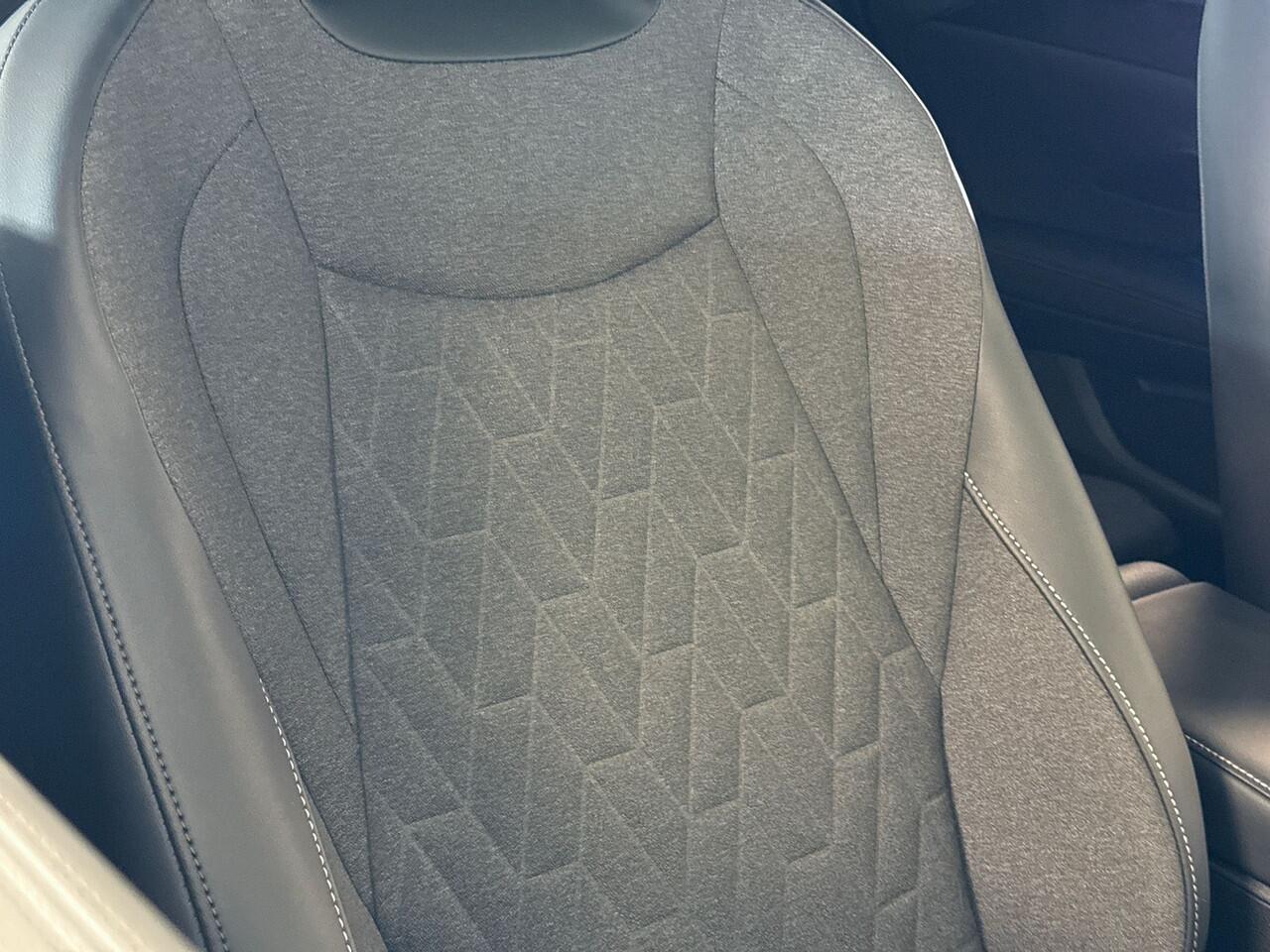 Volkswagen TIGUAN 1.5 150pk eTSI Life Edition Stoel Verwarming / Stuur Verwarming / Assistance Pakket