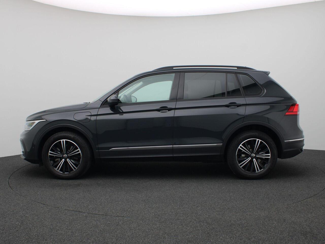Volkswagen TIGUAN 1.4 TSI e-hybrid Life Business 245PK DSG Led koplampen, adaptive cruise met travel assist, side assist, stuur-stoelverwarming, navigatie, 18" lichtmetaal