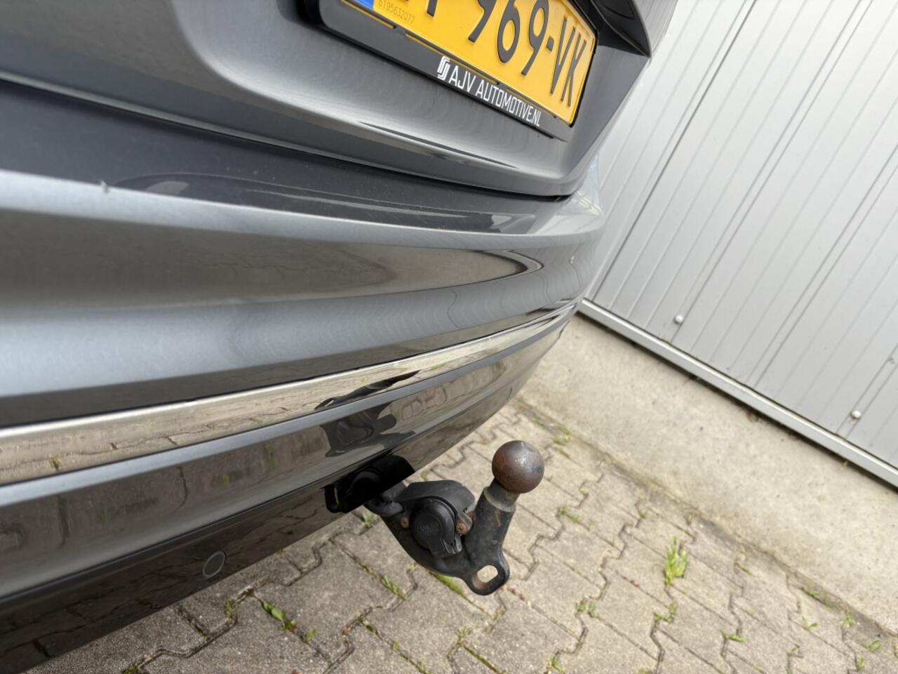 Volkswagen TIGUAN 1.5 TSI AUT R-LINE 7PERS. PANODAK TREKHAAK