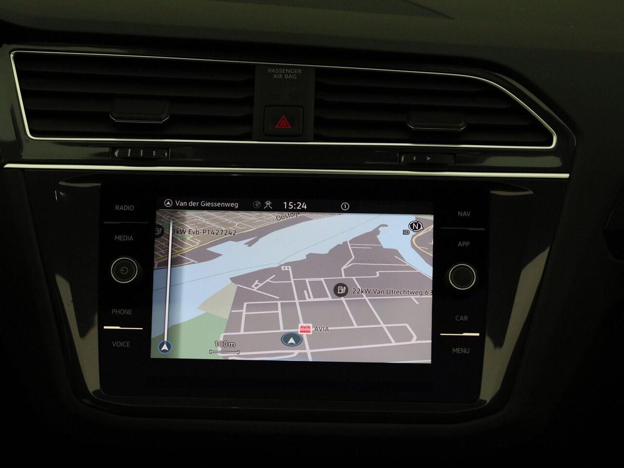 Volkswagen TIGUAN 1.4 TSIeHybrid 180kW/245PK Elegance DSG · Panoramadak · Apple/Android Car Play · Camera + Parkeersensoren · Navigatie