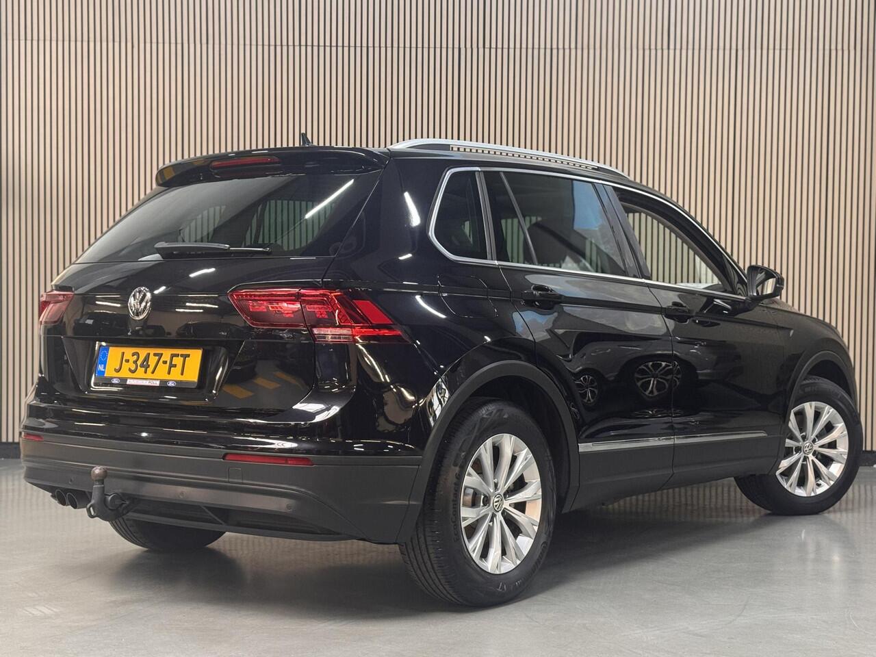 Volkswagen TIGUAN 1.5 TSI Comfortline Panoramadak Trekhaak Navi Ad Cruise Winter pack El. Klep Dealeronderhouden