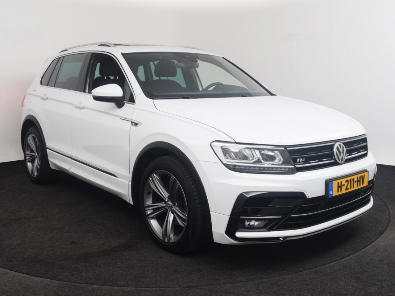 Volkswagen TIGUAN 1.5 TSI CL Business | R-Line o Schuifdak o Virtual o LED o ACC
