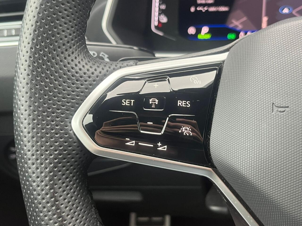 Volkswagen TIGUAN 1.4 TSI eHybrid R-Line Black Style | ACC | DCC | 360 Camera