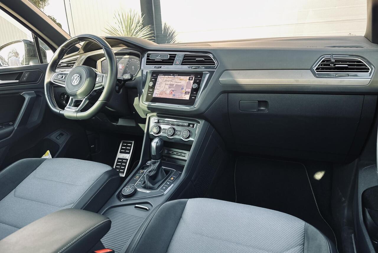 Volkswagen TIGUAN 2.0 TSI 4Motion 3x R-Line Pano Automaat DealerOH Volkswagen Tiguan 2.0 TSI 4Motion 3x R-Line/dealler ondh/Garantie