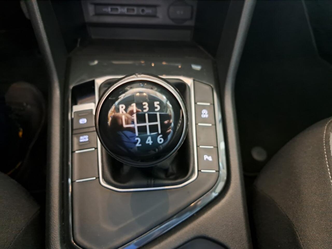 Volkswagen TIGUAN 1.5 TSI 131 Pk Comfortline Business Ecc Nav. Apple Carplay