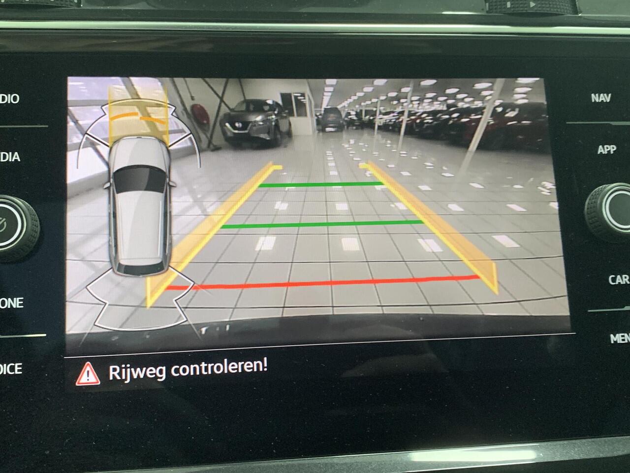 Volkswagen TIGUAN 1.4 TSI eHybrid Business+ SOH 96,8% | PANORAMADAK | NAVIGATIE | ACHTERUITRIJCAMERA