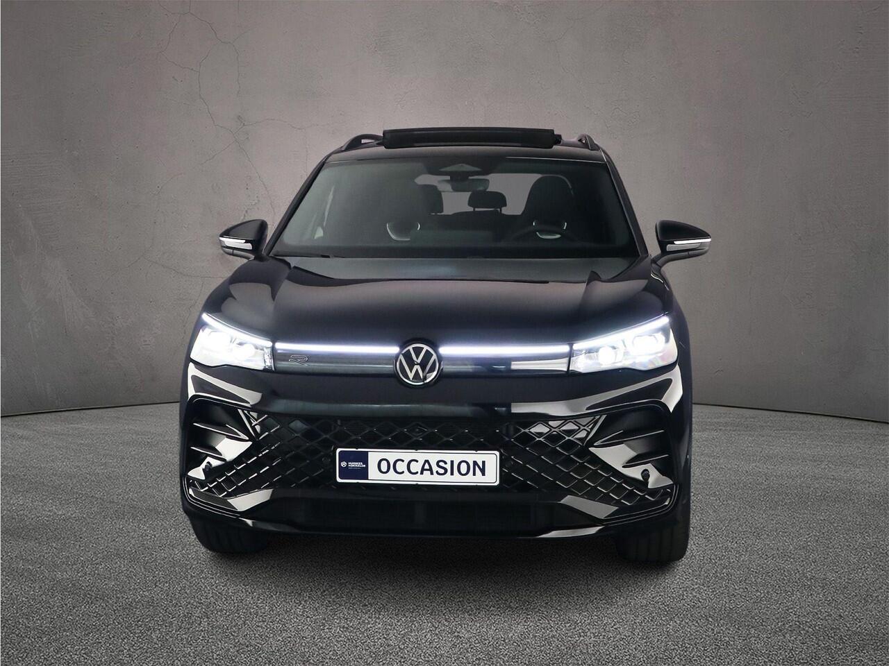Volkswagen TIGUAN R-Line Edition 1.5 eTSI 150pk DSG Automaat Trekhaak, Harman Kardon audio, Panoramadak, Adaptive cruise control, Black Style, Achteruitrijcamera, Elektrische achterklep