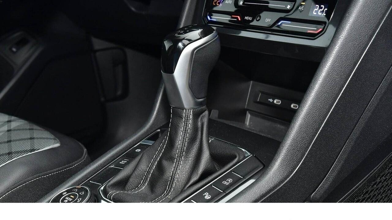 Volkswagen TIGUAN Allspace 2.0 TDI 200PK 4Motion R-Line 7-zitter ACC PANORAMADAK 360 CAMERA TREKHAAK