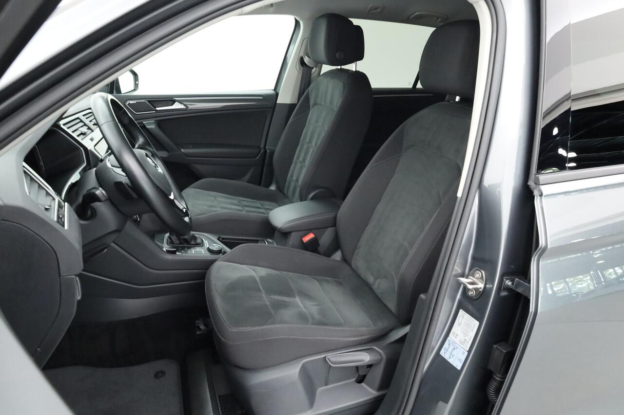 Volkswagen TIGUAN 2.0 TDI 4Motion R-Line DSG | Trekhaak | HUD | Adapt. Cruise | CarPlay | Navi | Stoelverw.