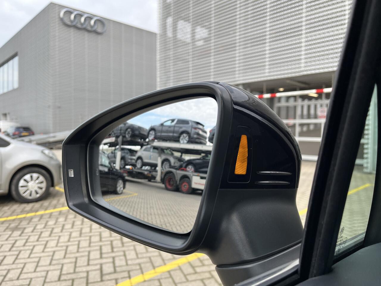 Volkswagen TIGUAN 1.4 TSI eHybrid R-Line Business+ / Pano / Navigatie / App connect / Zwenkbare trekhaak / Camera / Parkeersensoren V+A / **