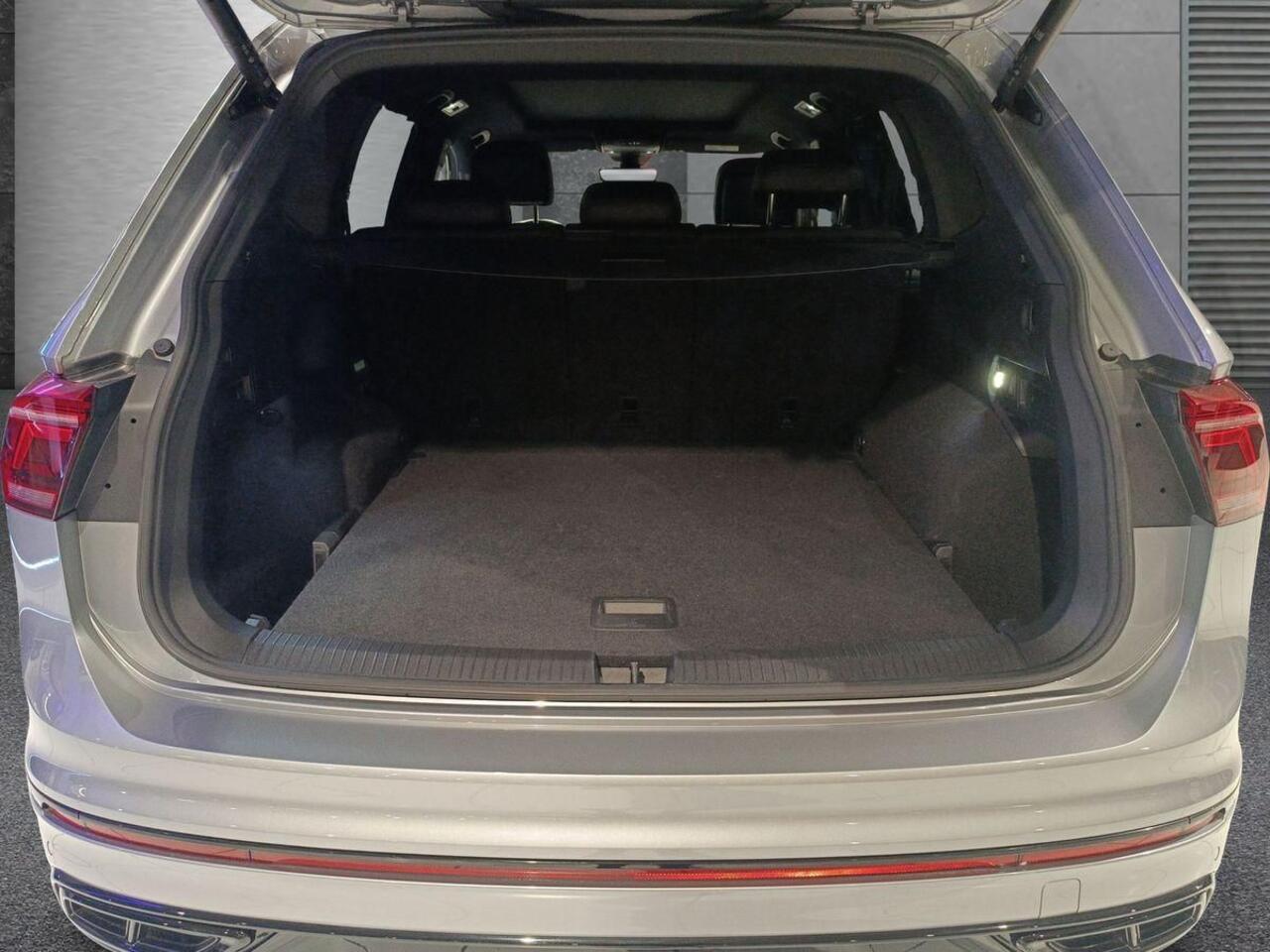 Volkswagen TIGUAN Allspace 2.0 TDI 200PK 4Motion R-Line ACC PANORAMADAK 360 CAMERA TREKHAAK