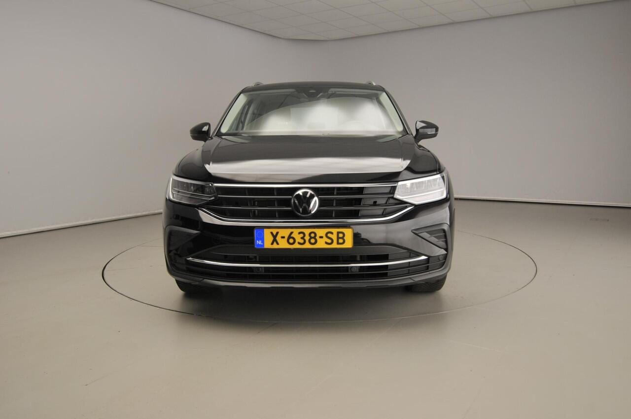 Volkswagen TIGUAN 1.5 TSI Life Business | Trekhaak | Camera | Stoel+stuur verwarmd