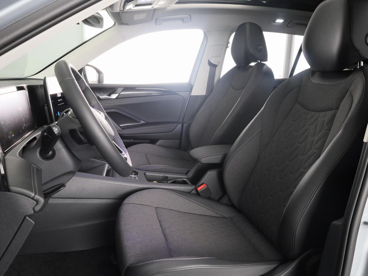 Volkswagen TIGUAN 1.5 eHybrid Life Edition 204 PK | Automaat (DSG) | Panoramadak | Navigatie | Elektrische klep