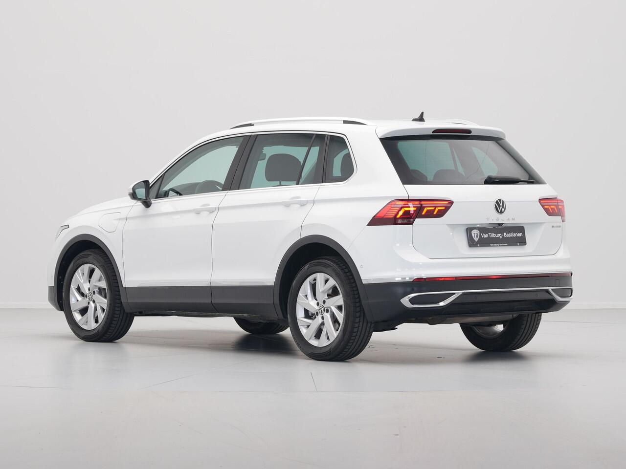 Volkswagen TIGUAN 1.4 TSI 245pk eHybrid Elegance Navigatie Camera Matrix Led Stoelverwarming 230
