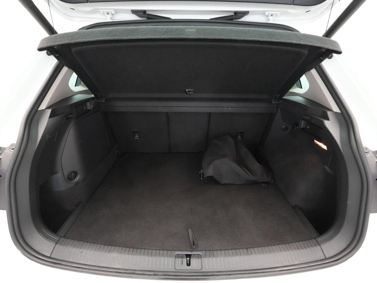 Volkswagen TIGUAN 1.4 TSI 245pk eHybrid Elegance Navigatie Camera Matrix Led Stoelverwarming 230