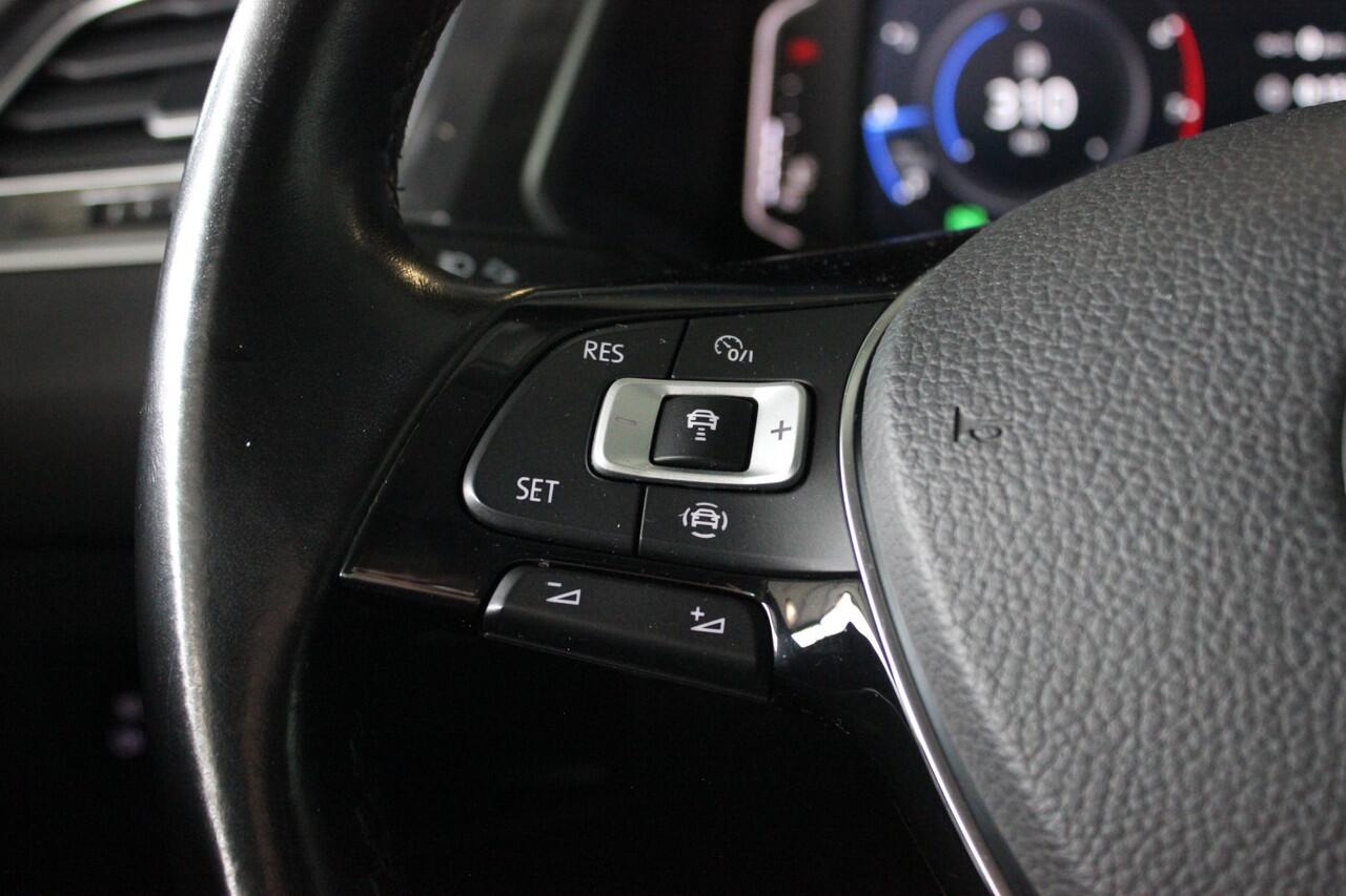 Volkswagen TIGUAN 1.5 TSI ACT Highline Trekhaak | Virtual Cockpit | Carplay | Alcantara | Adapt. Cruise | LED | 18" LMV | PDC V+A